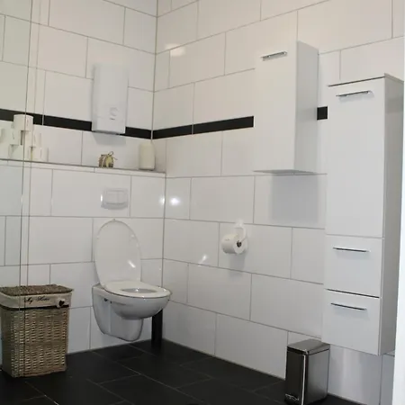 Grosse Im Zentrum Mit 6 Betten *